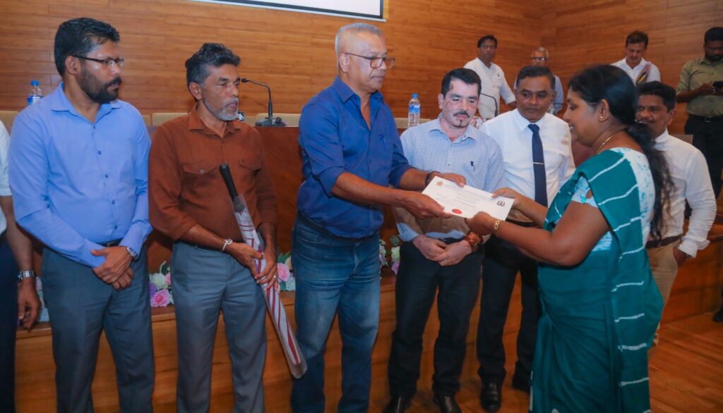 වගා හානි වන්දි ප්‍රදානය - පොලොන්නරුව